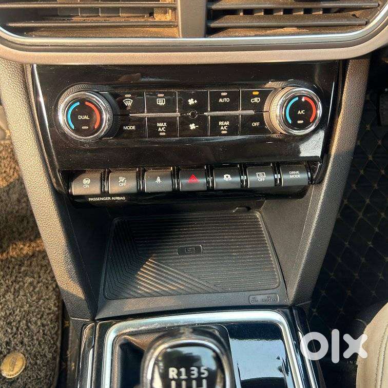 Mahindra Xuv700 2.2 Ax 7 Diesel Mt Luxury Pack Str, 2022, Diesel
