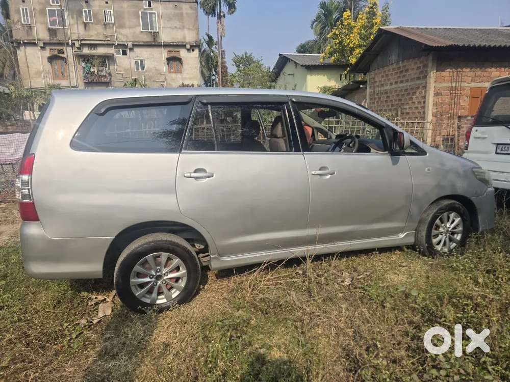 Toyota Innova 2014 Diesel Well Maintained