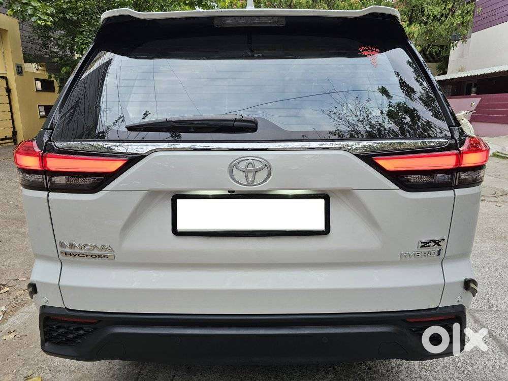 Toyota Innova Hycross 2.0 Zx Hybrid 7 Str, 2024, Cng & Hybrids
