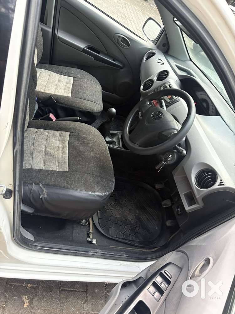 Toyota Etios Liva G, 2012, Petrol