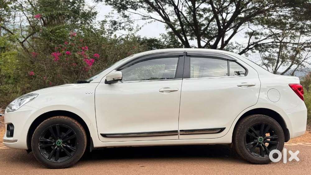 Maruti Suzuki Swift Dzire 1.2 Vxi Bsiv, 2018, Petrol