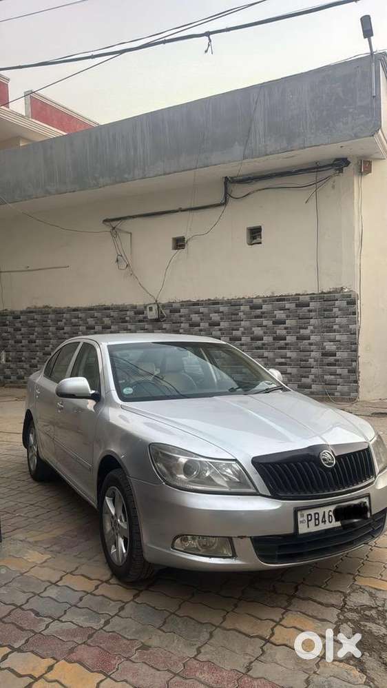 Skoda Laura 2012 Diesel 74830 Km Driven