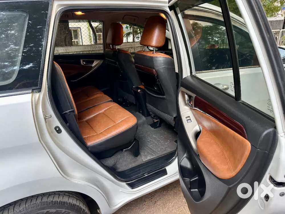 Toyota Innova Crysta 2.8 Zx At 7 Seater, 2016, Diesel