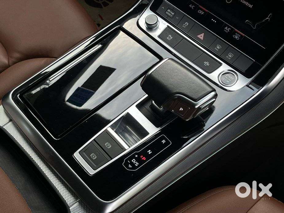 Audi Q8 3.0 Celebration Edition, 2022, Petrol