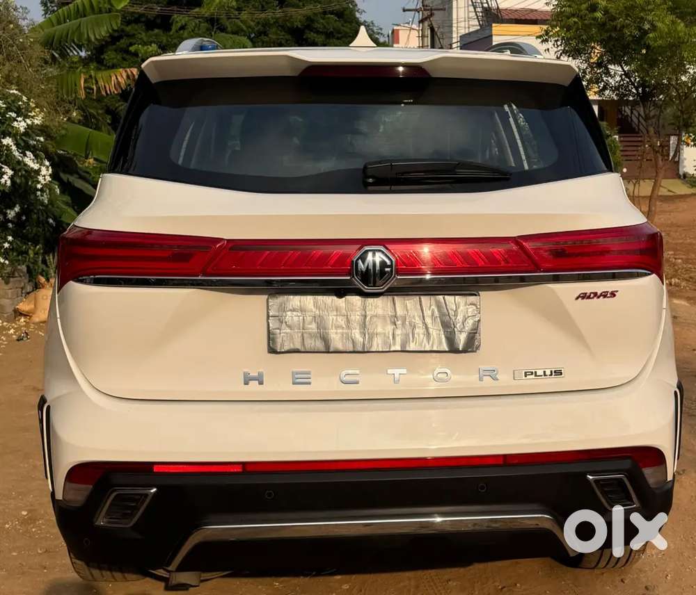 Mg Hector 2024 Petrol 14200 Km Driven