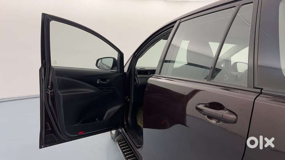Toyota Innova Crysta [2020-ongoing] 2.4 Gx 7 Str, 2017, Diesel