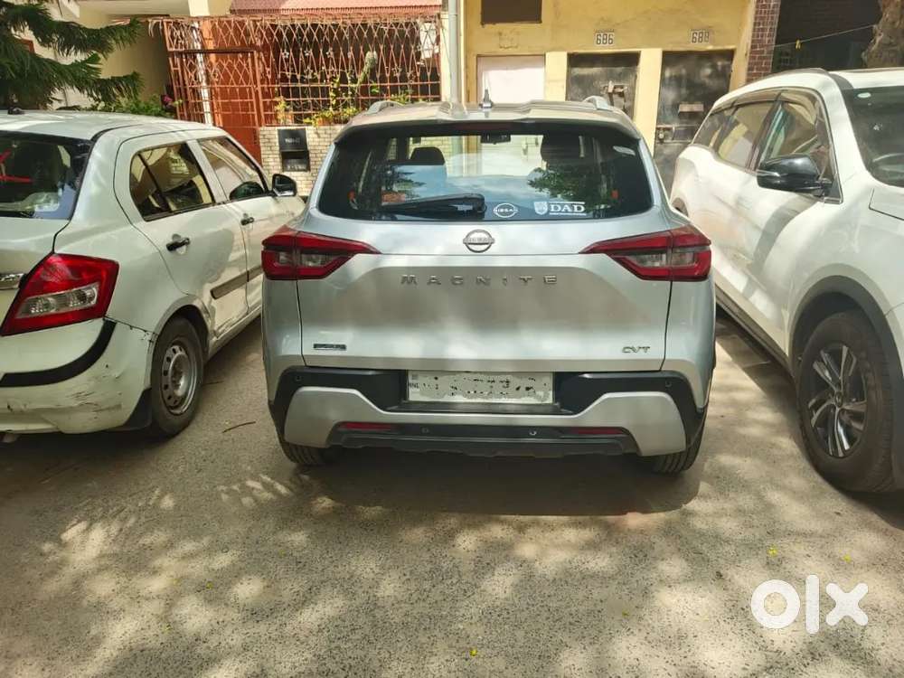 Nissan Magnite 2022 Dec Xv Premium Cvt Petrol 42000 Km Silver