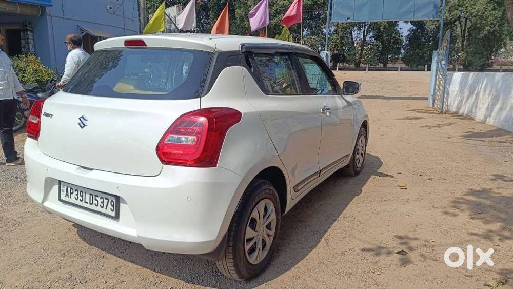 Maruti Suzuki Swift Vxi + Manual, 2021, Petrol