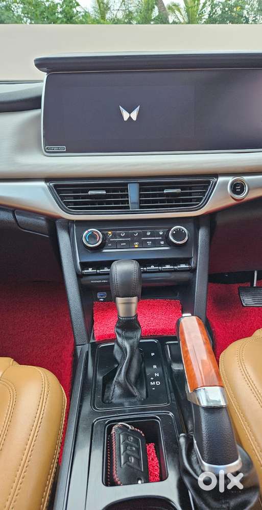 Mahindra Xuv700 2.2 Ax 7 Diesel At Str, 2015, Diesel