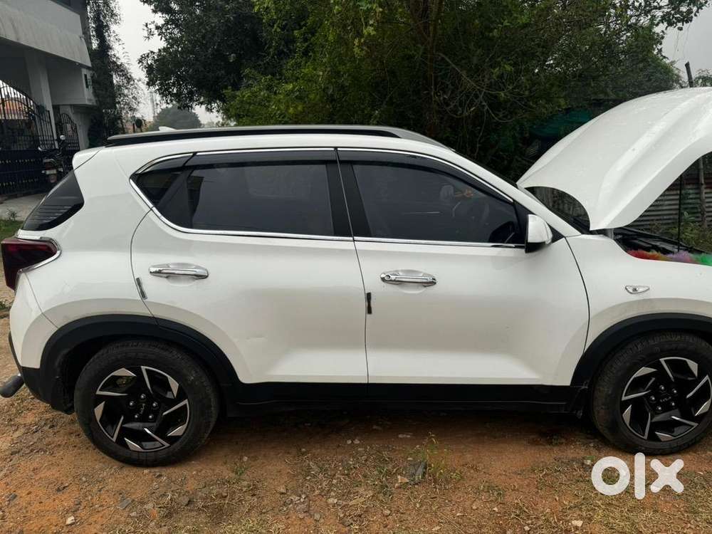 Kia Sonet 2024 Petrol 6000 Km Driven