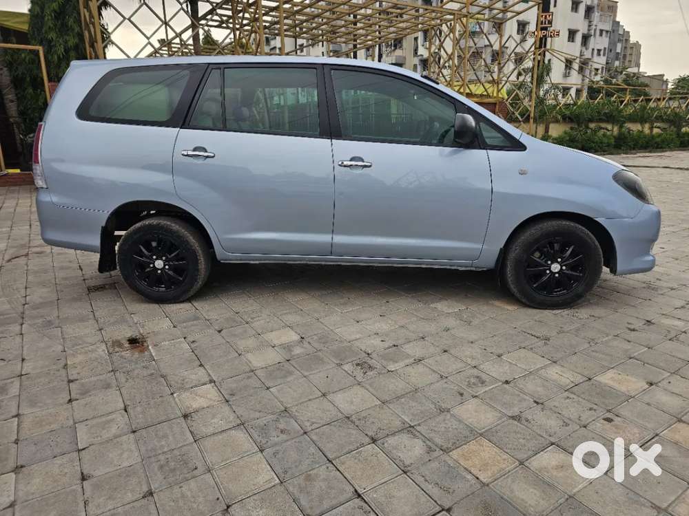 Toyota Innova 2.5 E 8 Str, 2011, Diesel