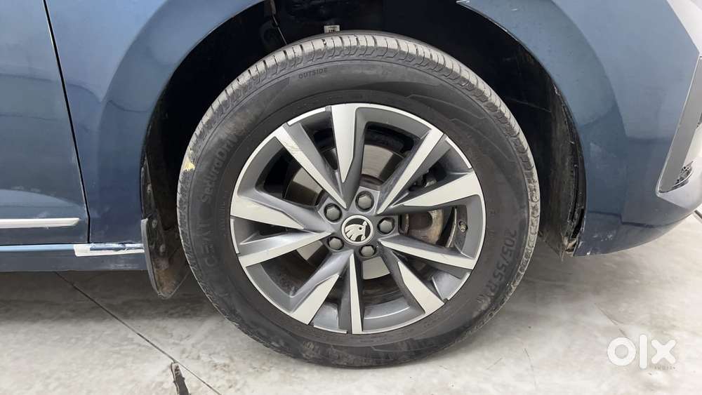 Skoda Slavia Style 1.0l Tsi Mt, 2024, Petrol
