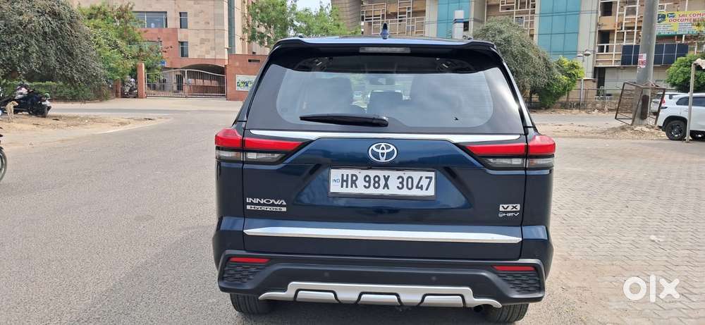 Toyota Innova Hycross 2.0 Vx Hybrid 8 Str, 2025, Petrol