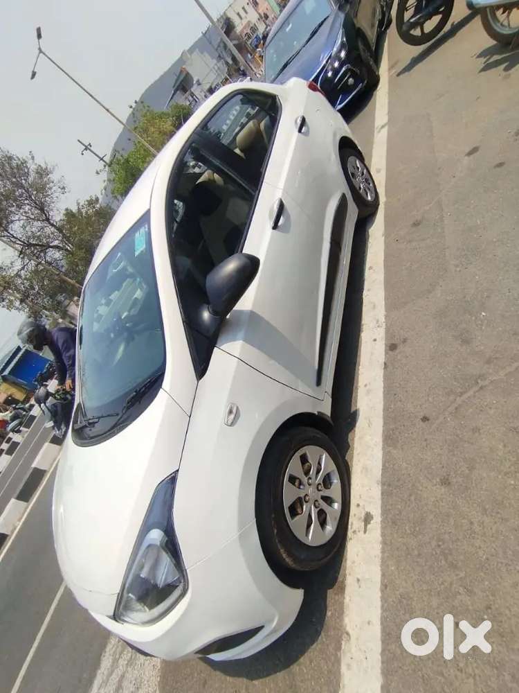 Hyundai Xcent 2016