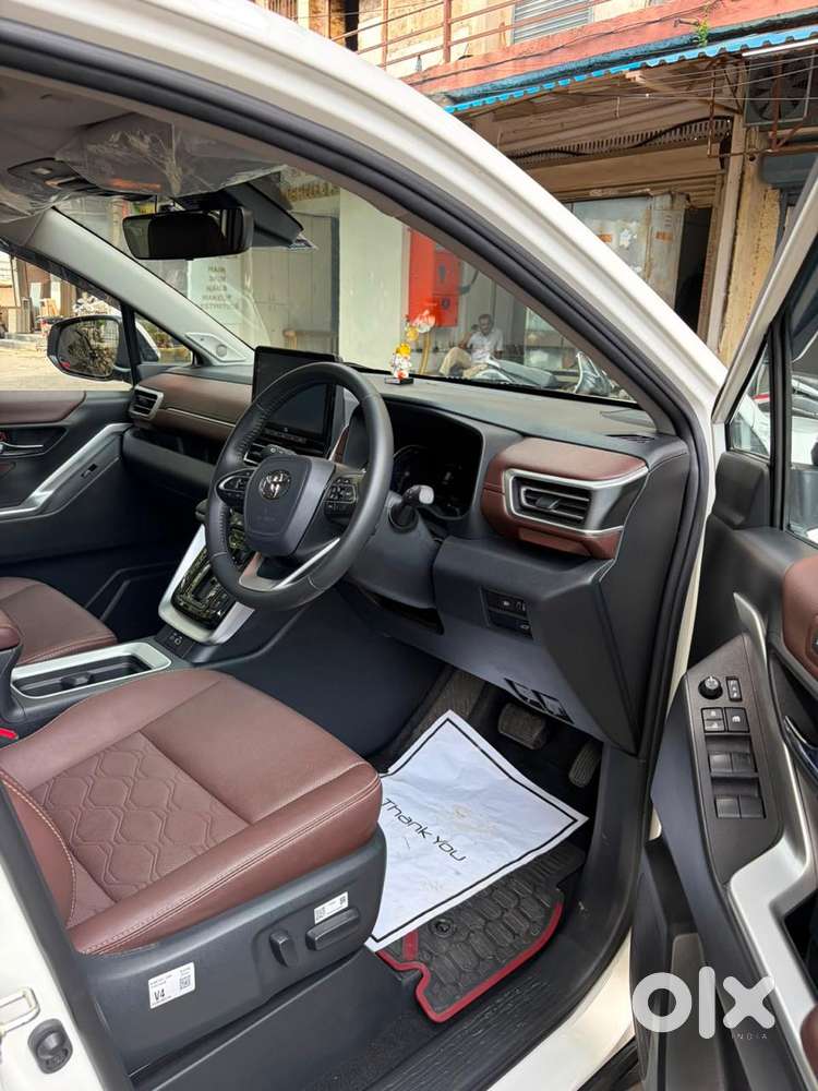 Toyota Innova Hycross 2.0 Zx (o) Hybrid 7 Str, 2025, Electric
