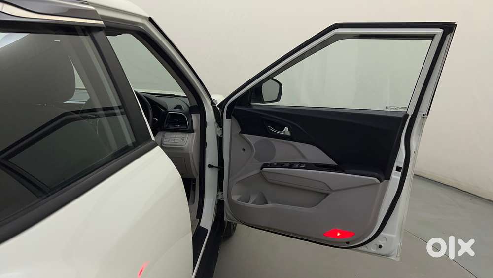 Mahindra Xuv300 W8 Amt Optional Diesel, 2021, Petrol