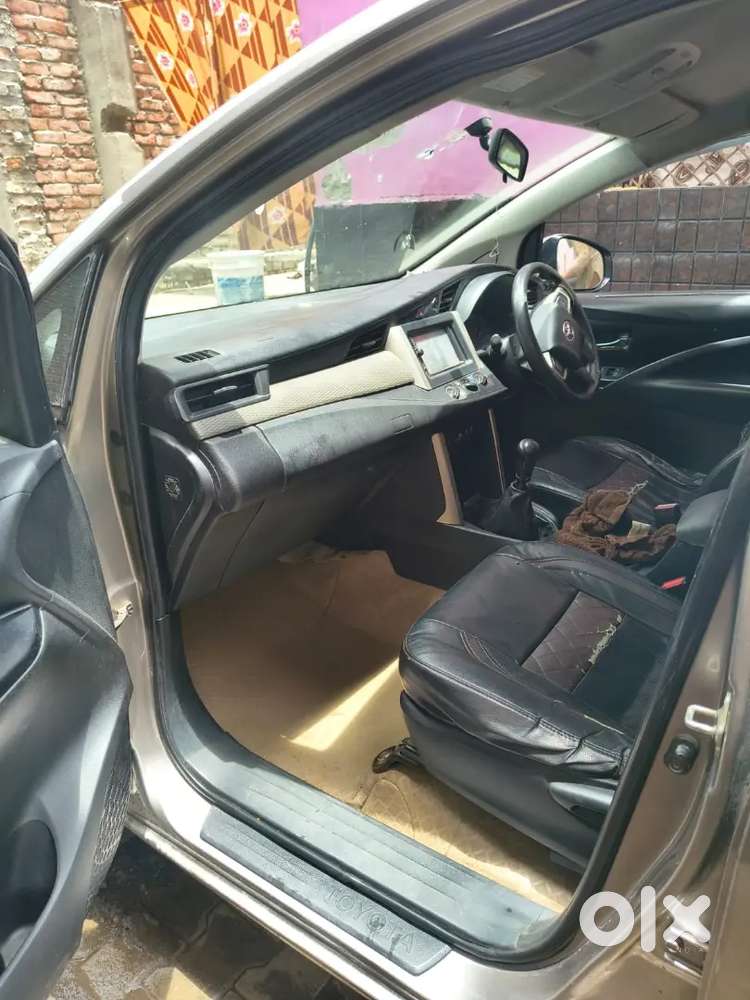 Toyota Innova Crysta 2017 Diesel 100000 Km Driven