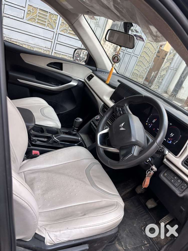 Mahindra Xuv700 2.2 Ax 3 Diesel Mt 7 Str, 2024, Diesel