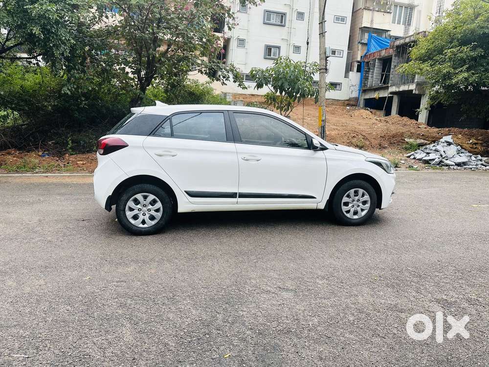 Hyundai I20 Sportz 1.2 Bs-iv, 2018, Petrol