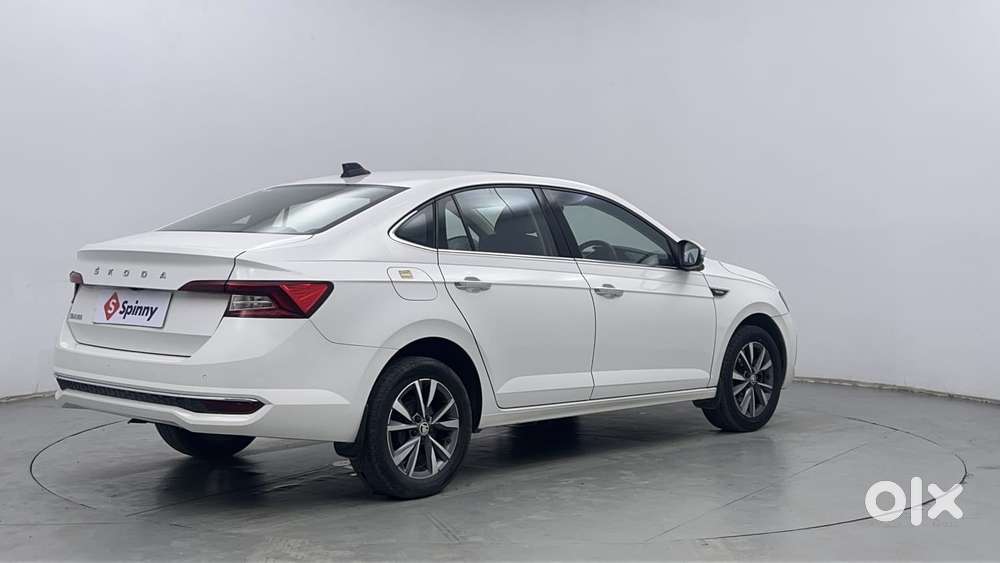 Skoda Slavia Style 1.0l Tsi Mt, 2022, Petrol