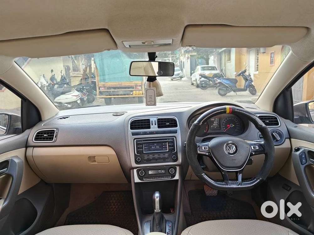 Volkswagen Vento Celeste 1.2 TSI Highline AT, 2015, Petrol