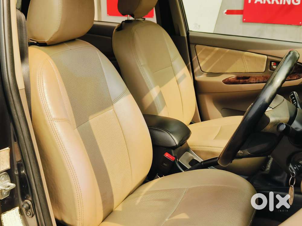 Toyota Innova 2.5 G (diesel) 7 Seater Bs Iv, 2015, Diesel