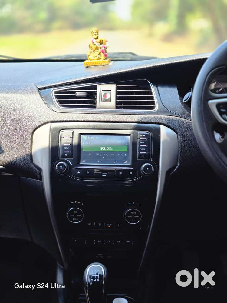 Tata Bolt Revotron Xt, 2015, Petrol