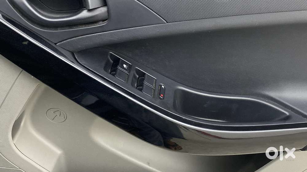 Tata Nexon 1.2 Revotron Xma, 2018, Petrol