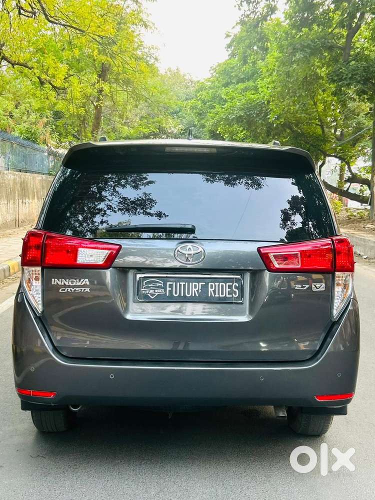 Toyota Innova Crysta 2.7 V, 2022, Petrol