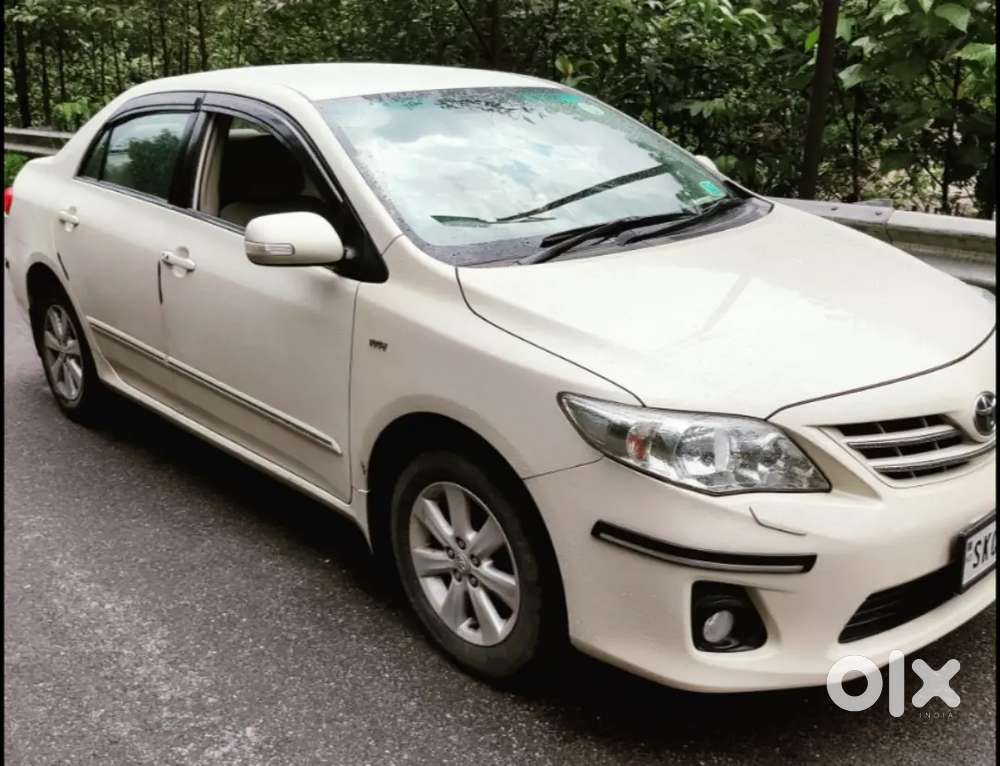 Toyota Corolla Altis 2013 Petrol Manual