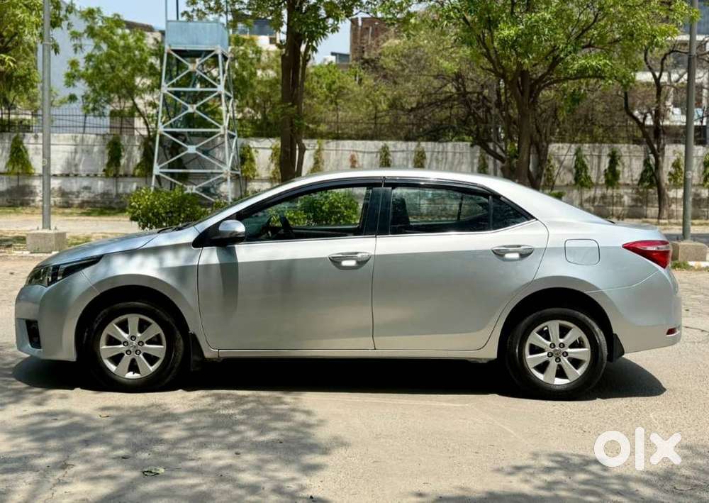 Toyota Corolla Altis, 2016, Petrol
