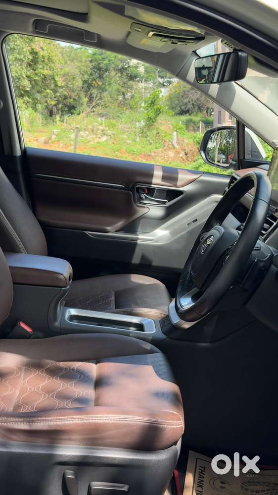 Toyota Innova Hycross 2.0 ZX (O) Hybrid 7 STR, 2023, Petrol