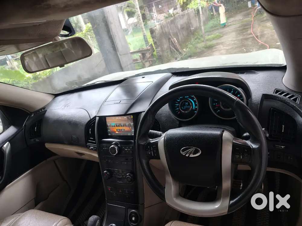 Mahindra Xuv500 2.2 W10 2016
