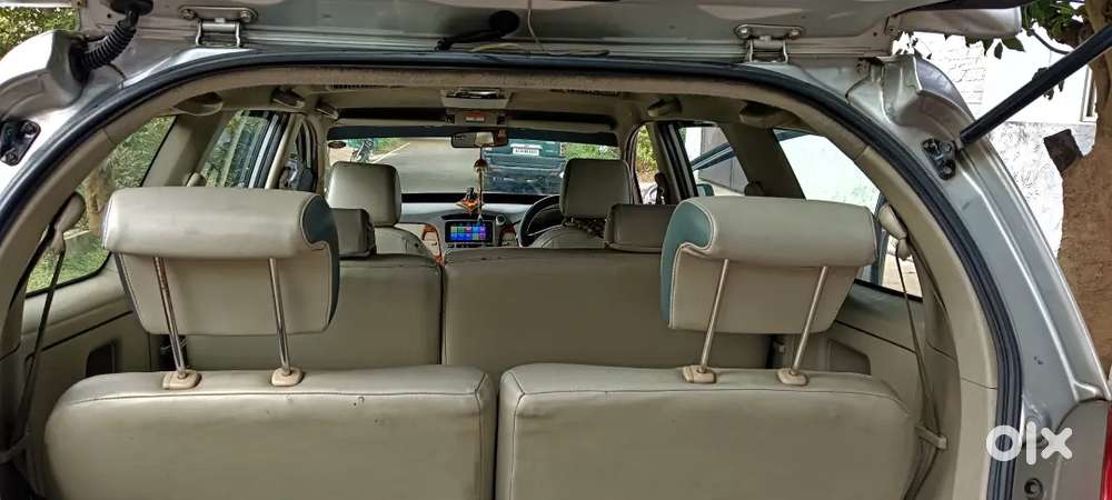 Toyota Innova 2011 Diesel 450000 Km Driven