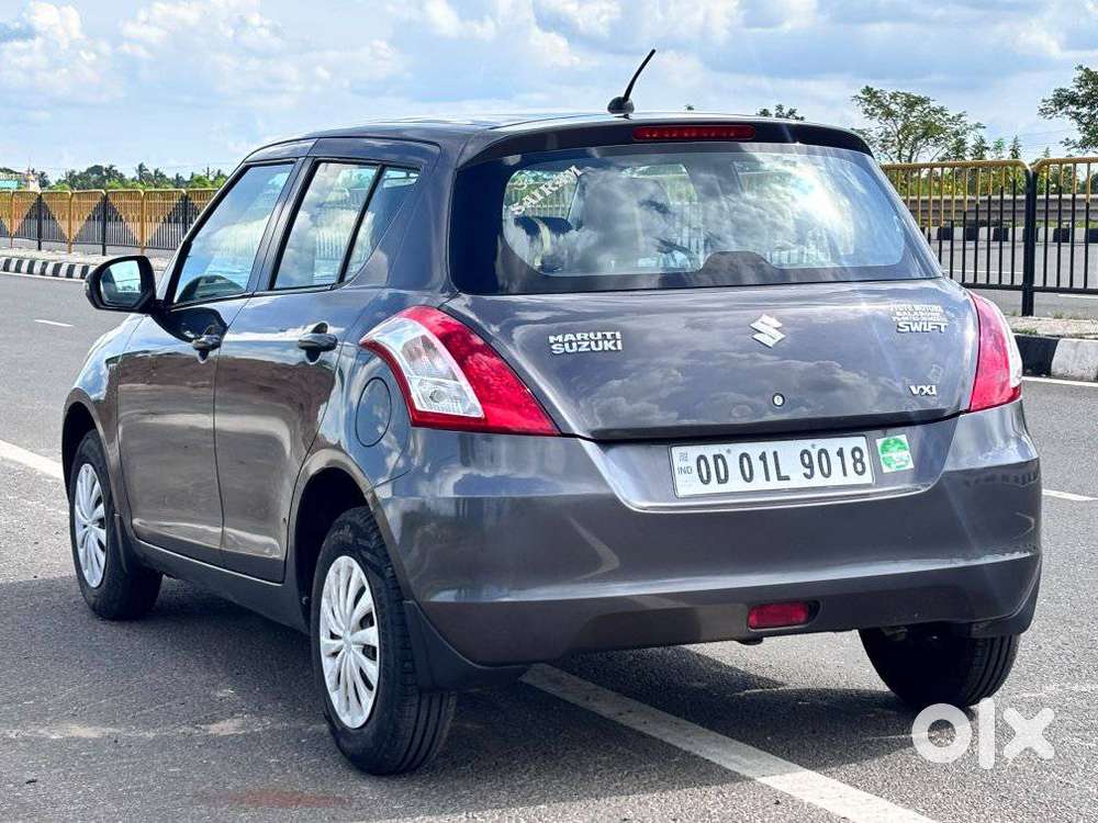 Maruti Suzuki Swift Vxi 1.2 Abs Bs-iv, 2016, Petrol