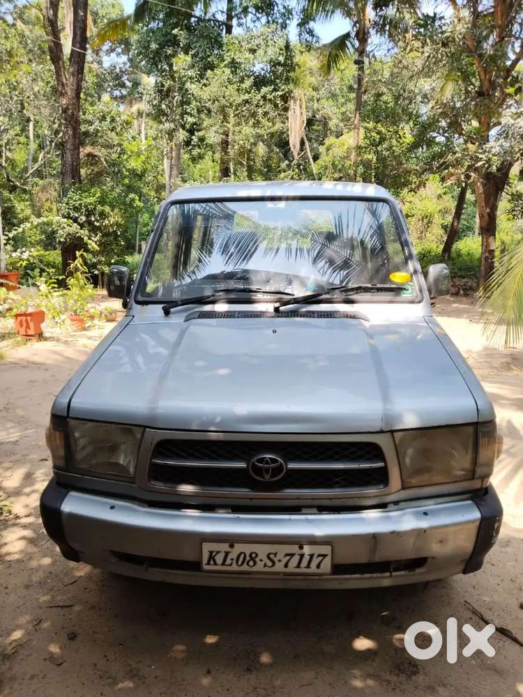 Well-maintained Toyota Qualis 2001 Diesel For Sale