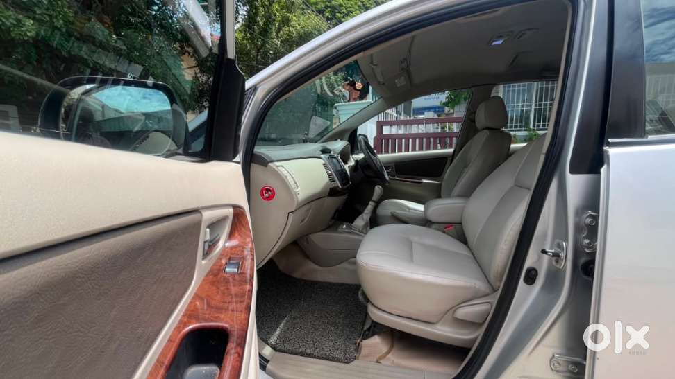 Toyota Innova 2.5 V 8 Str, 2014, Diesel