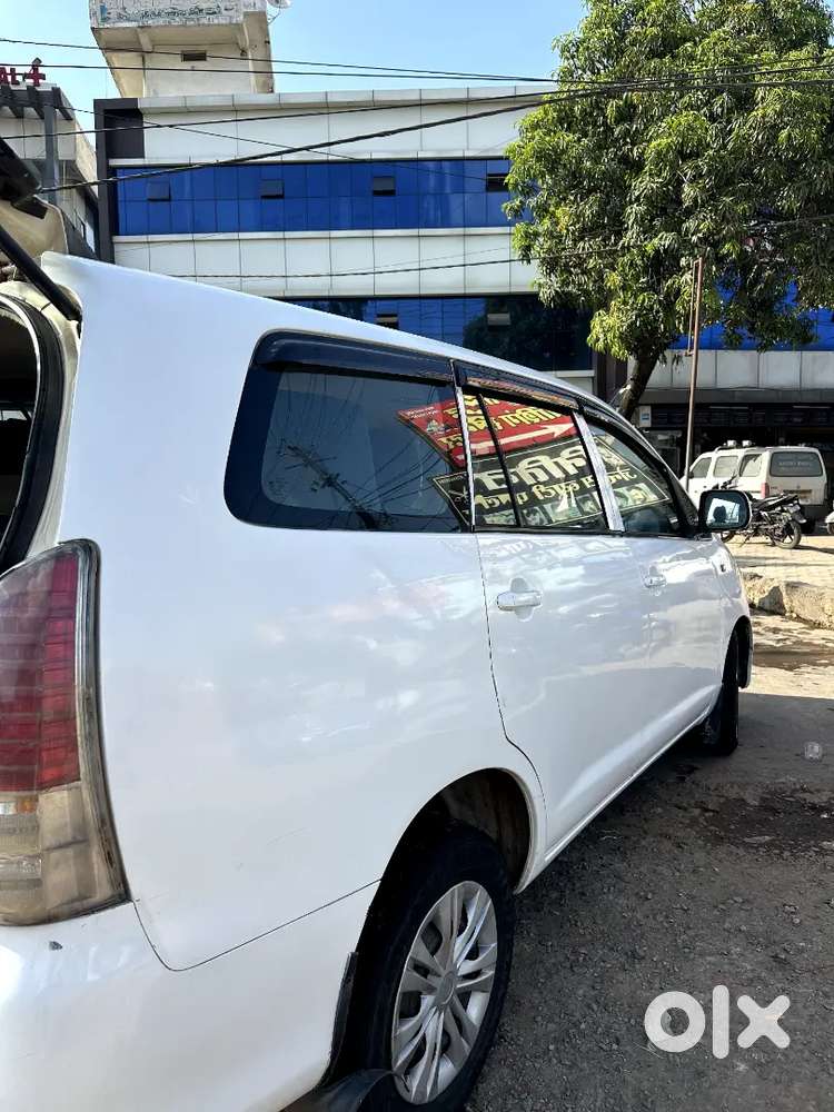 Innova Good Condition 4 Tayr New