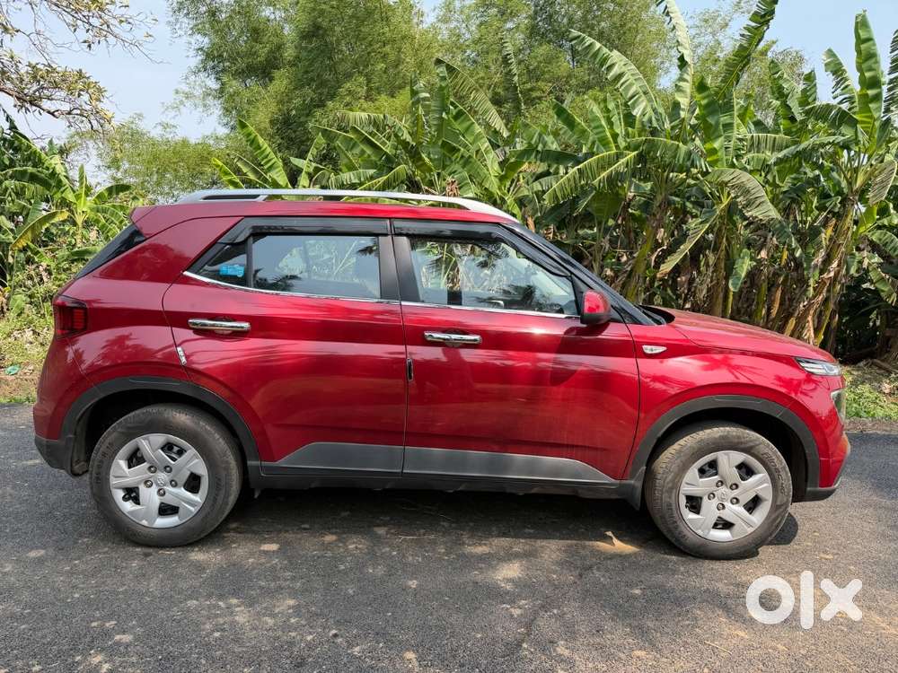 Hyundai Venue S  June 2022  1st Owner  Immaculate Condition