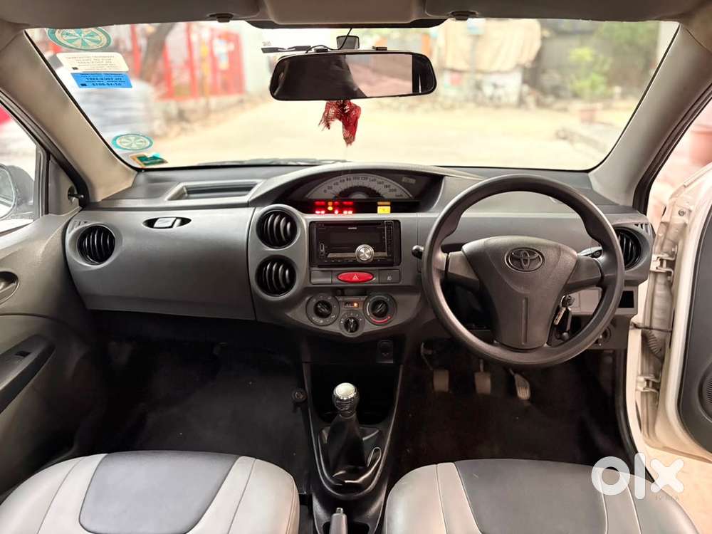 Dl Toyota Etios 2012 Petrol
