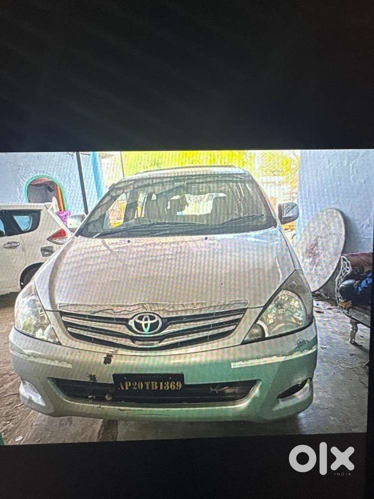 Innova Quater Tax Vehicle