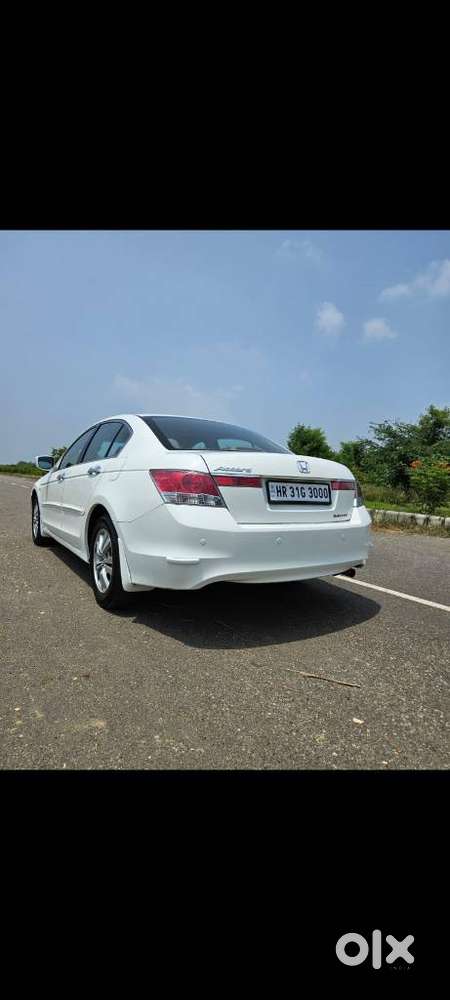 Honda Accord 2.4 Elegance Manual, 2008, Petrol