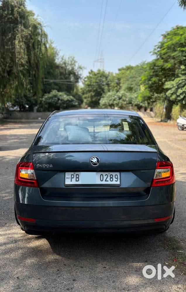 Skoda Octavia 1.8 Elegance Tsi At, 2018, Petrol