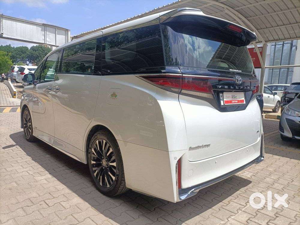 Toyota Vellfire Vip – Executive Lounge, 2024
