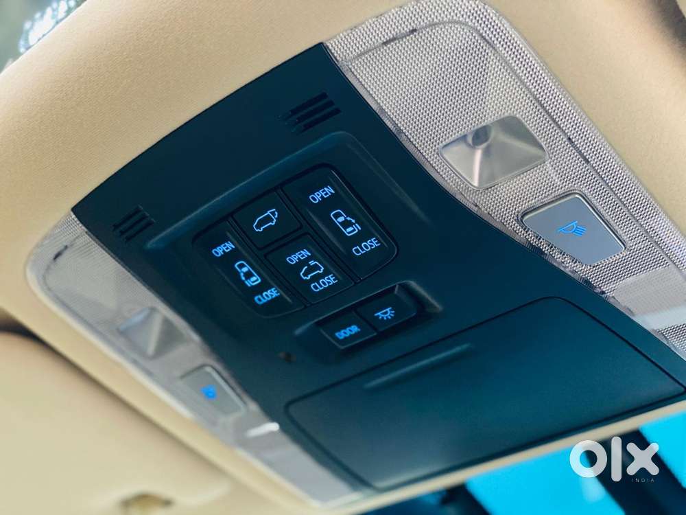 Toyota Vellfire Vip – Executive Lounge, 2023, Petrol