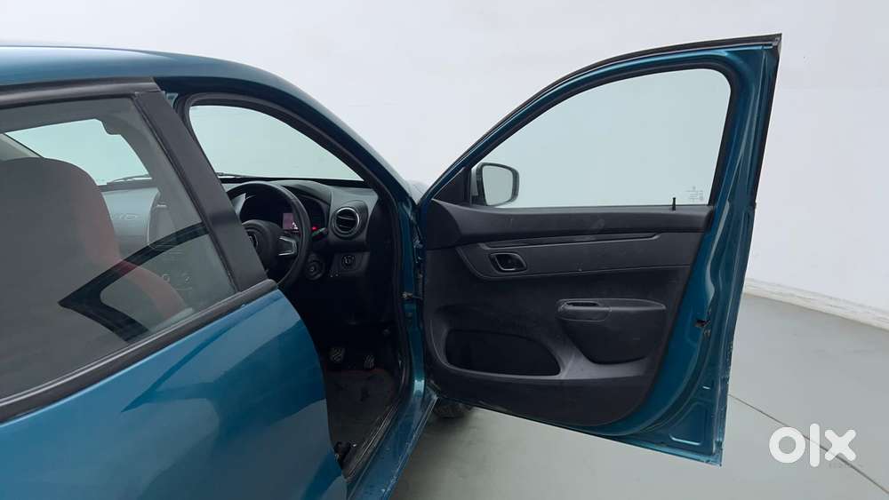 Renault Kwid 1.0 Rxt Amt, 2022, Petrol