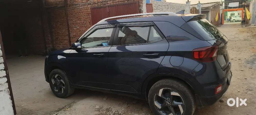 Hyundai Venue 2020 Diesel 65000 Km Driven