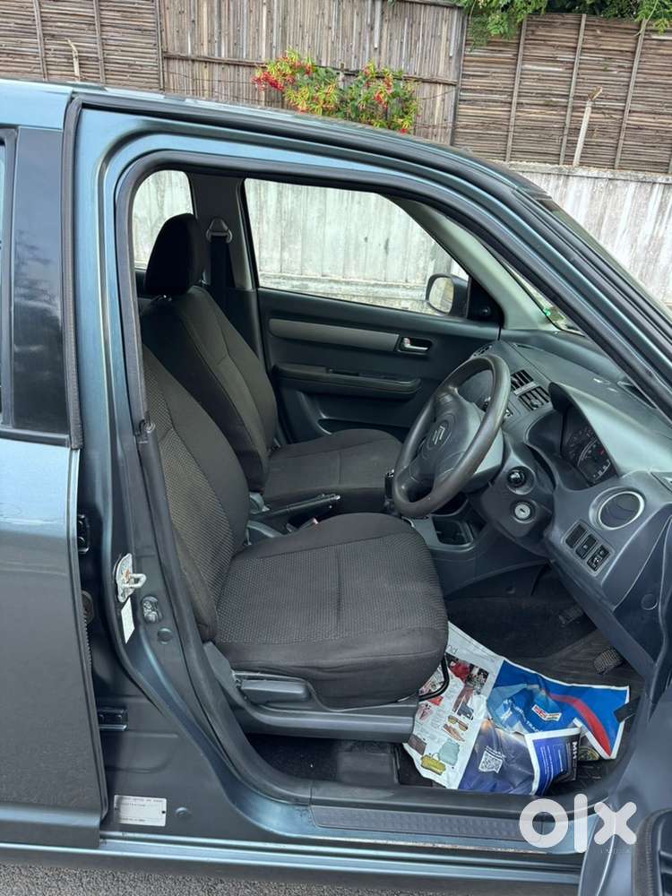 Maruti Suzuki Swift Vxi Petrol Single Owner With Fresh Fc & Insurance!