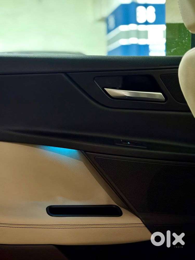 Jaguar Xe Pure, 2016, Petrol