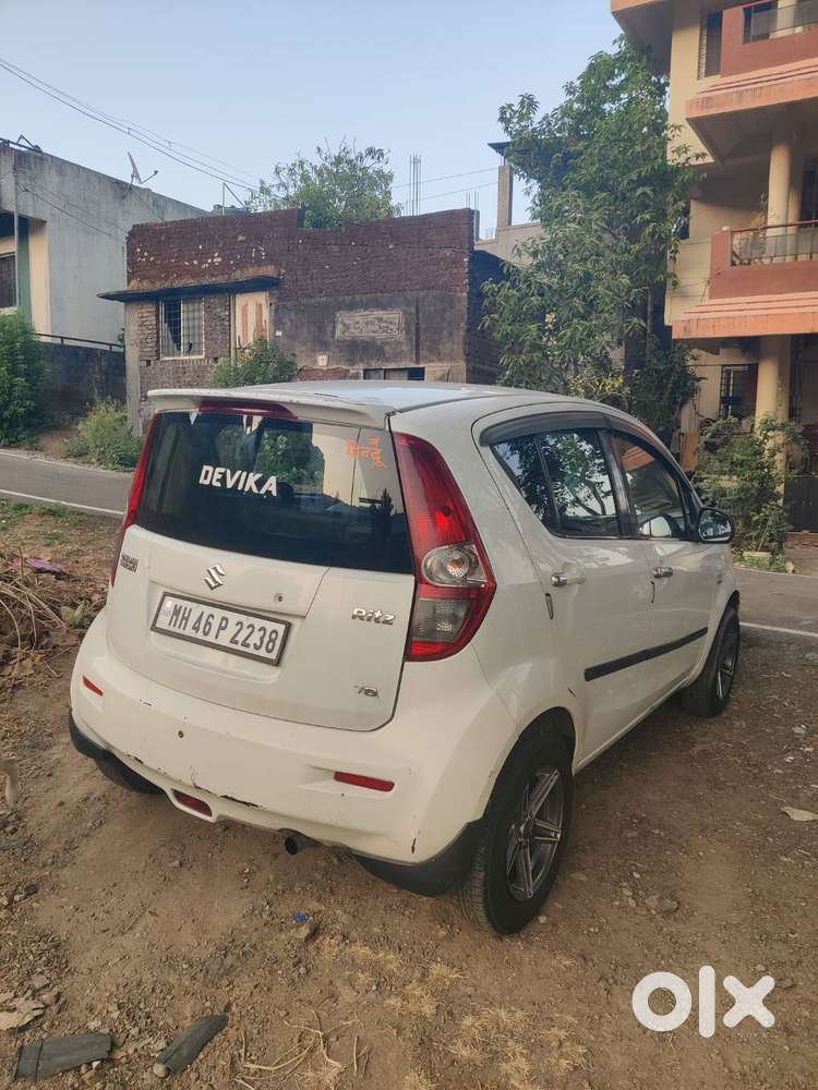 Power Window, Power Steering, Alloy Wheels